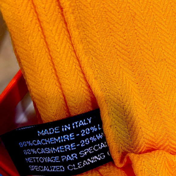Authentic Hermès Sun Gold Cashmere Wrap NWOT - Picture 6 of 8